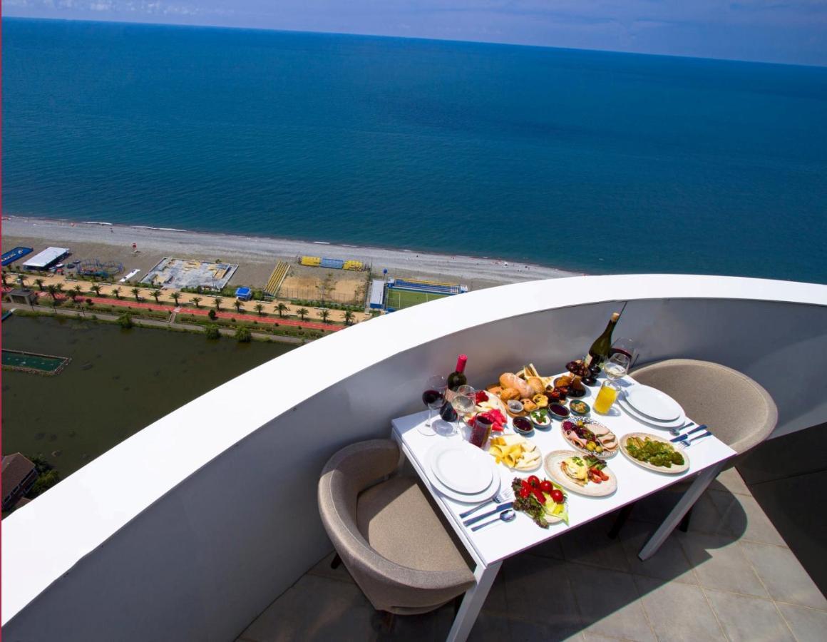 Apartments In Alliance Batumi Eksteriør bilde